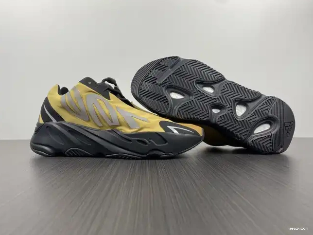 Flux' MNVN Boost GZ0717 Yeezy 'Honey 700 0610